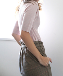 フリルネックニット