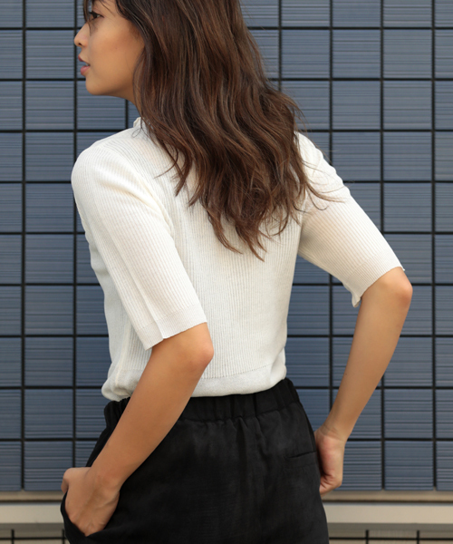 Denime（ドゥニーム）の「フリルネックニット（ニット/セーター・レディース・ピンク/グレー系その他/ブラック/オフホワイト・FREE）」の7枚目の写真