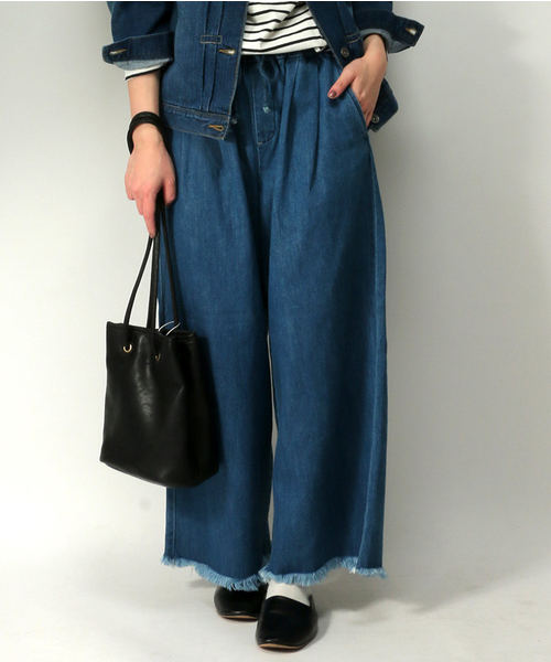 LBC(エルビーシー)の「デニムイージーパンツ (デニムパンツ・レディース・ブルー/ネイビー・LARGE/MEDIUM)」の1枚目の写真