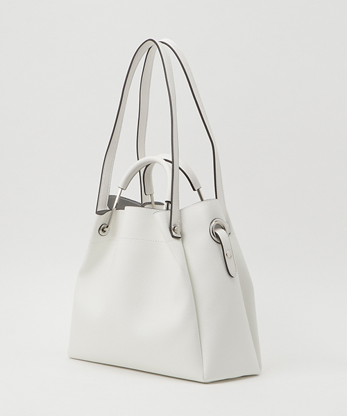 NATURAL BEAUTY BASIC（ナチュラルビューティーベーシック）の「メタルハンドルタックショルダーバッグ（ショルダーバッグ・レディース・ホワイト/ベージュ/ブルー/ホワイト系その他/ブルー系その他/クリアブルー・ﾌﾘ-）」の7枚目の写真