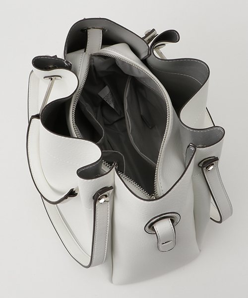 NATURAL BEAUTY BASIC（ナチュラルビューティーベーシック）の「メタルハンドルタックショルダーバッグ（ショルダーバッグ・レディース・ホワイト/ベージュ/ブルー/ホワイト系その他/ブルー系その他/クリアブルー・ﾌﾘ-）」の17枚目の写真