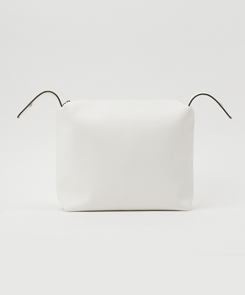 NATURAL BEAUTY BASIC（ナチュラルビューティーベーシック）の「メタルハンドルタックショルダーバッグ（ショルダーバッグ・レディース・ホワイト/ベージュ/ブルー/ホワイト系その他/ブルー系その他/クリアブルー・ﾌﾘ-）」の20枚目の写真