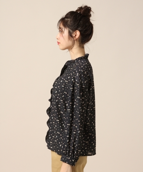 LOWRYS FARM(ローリーズファーム)の「ハナガラフリルブラウス 784930(シャツ/ブラウス・レディース・ライラック/ブラック/オフホワイト・LARGE/MEDIUM)」の4枚目の写真