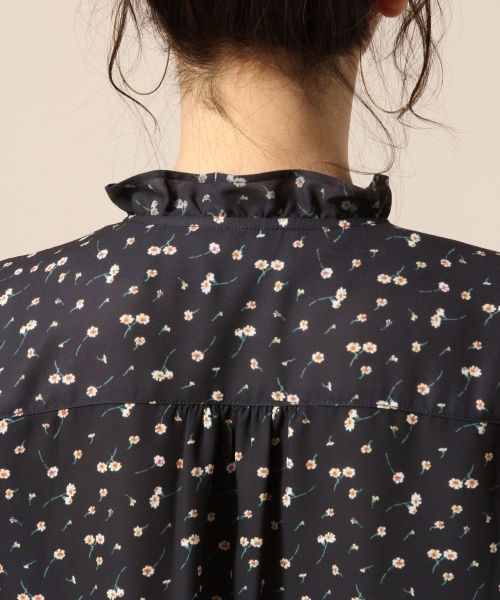 LOWRYS FARM(ローリーズファーム)の「ハナガラフリルブラウス 784930(シャツ/ブラウス・レディース・ライラック/ブラック/オフホワイト・LARGE/MEDIUM)」の6枚目の写真