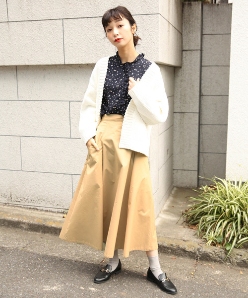 LOWRYS FARM(ローリーズファーム)の「ハナガラフリルブラウス 784930(シャツ/ブラウス・レディース・ライラック/ブラック/オフホワイト・LARGE/MEDIUM)」の13枚目の写真