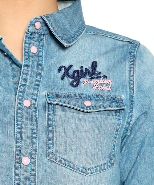 X-girl（エックスガール）の「WASHED DENIM SHIRT（シャツ/ブラウス・レディース・ブラック/ライトインディゴブルー・1/2）」の7枚目の写真