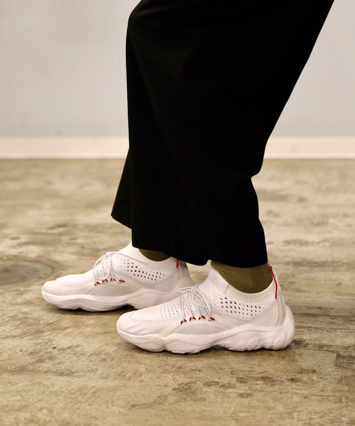 Reebok（リーボック）の「ディーエムエックス フュージョン [DMX FUSION NR]（スニーカー・メンズ・ホワイト/ブラック/グレー/ブルー・27.5cm/28.0cm/28.5cm/23.5cm/30.0cm/24.0cm/26.5cm/24.5cm/27.0cm/29.0cm/26.0cm/29.5cm/25.0cm/25.5cm）」の14枚目の写真