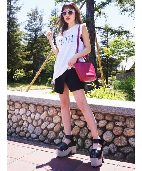 EMODA（エモダ）の「LGTMプリントTシャツ（Tシャツ/カットソー・レディース・ホワイト/ブラック/グリーン・FREE）」の7枚目の写真