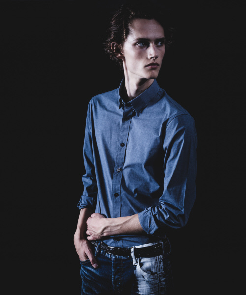 5351 POUR LES HOMMES（ゴーサンゴーイチプールオム）の「ライトストレッチブロードシャツ（シャツ/ブラウス・メンズ・ブラック/オフホワイト/インディゴブルー・44/46/48/50）」の14枚目の写真