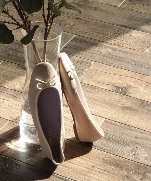 SESTO（セスト）の「スクエアトゥバレエシューズ（バレエシューズ・レディース・ブラック/シルバー/ゴールド/アイボリー/カモフラージュ/ブラック系その他/レオパード/パイソン/ブラウン系その他/チェック・22.5cm/23.5cm/24.5cm/25.5cm/23.0cm/24.0cm/22.0cm）」の2枚目の写真