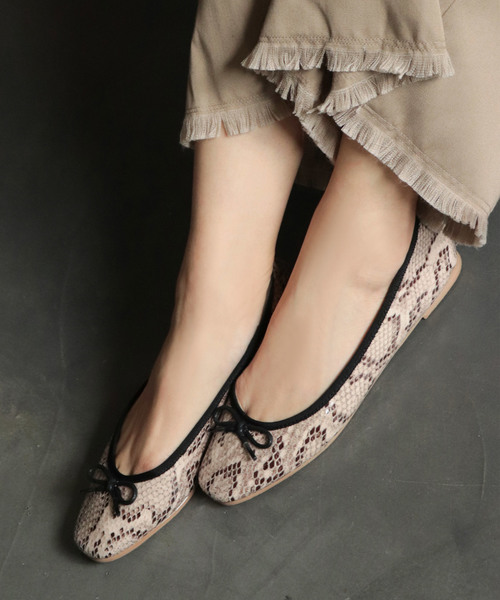 SESTO（セスト）の「スクエアトゥバレエシューズ（バレエシューズ・レディース・ブラック/シルバー/ゴールド/アイボリー/カモフラージュ/ブラック系その他/レオパード/パイソン/ブラウン系その他/チェック・22.5cm/23.5cm/24.5cm/25.5cm/23.0cm/24.0cm/22.0cm）」の19枚目の写真