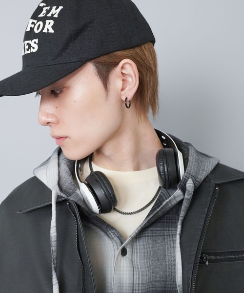 SPINNS（スピンズ）の「【累計販売数1.3万】フープイヤリング/1.8cm/シンプル/ユニセックス/落ちにくく痛くなりにくい設計（イヤリング・メンズ・シルバー/ゴールド/ガンメタ・ONESIZE）」の8枚目の写真