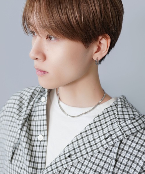 SPINNS（スピンズ）の「【累計販売数1.3万】フープイヤリング/1.8cm/シンプル/ユニセックス/落ちにくく痛くなりにくい設計（イヤリング・メンズ・シルバー/ゴールド/ガンメタ・ONESIZE）」の11枚目の写真