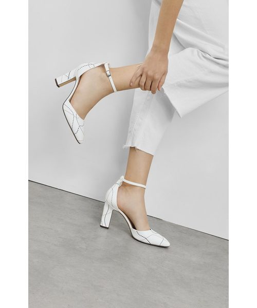 CHARLES & KEITH（チャールズ & キース）の「トラぺードヒール アーモンドトゥパンプス / Tapered Heel Almond Toe Pumps（サンダル・レディース・ホワイト・22.5cm/23cm/23.5cm/24.5cm/25cm）」の6枚目の写真