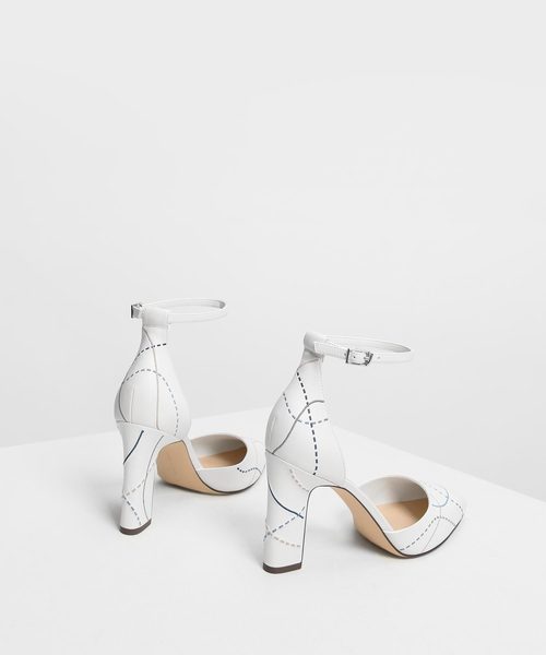 CHARLES & KEITH（チャールズ & キース）の「トラぺードヒール アーモンドトゥパンプス / Tapered Heel Almond Toe Pumps（サンダル・レディース・ホワイト・22.5cm/23cm/23.5cm/24.5cm/25cm）」の5枚目の写真