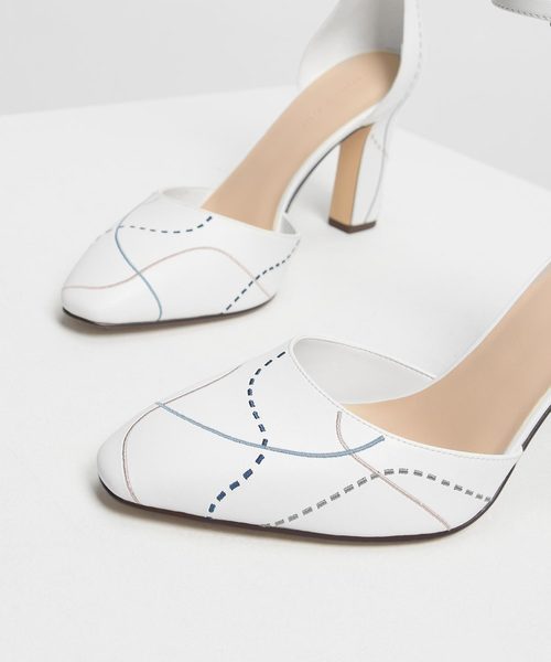 CHARLES & KEITH（チャールズ & キース）の「トラぺードヒール アーモンドトゥパンプス / Tapered Heel Almond Toe Pumps（サンダル・レディース・ホワイト・22.5cm/23cm/23.5cm/24.5cm/25cm）」の7枚目の写真