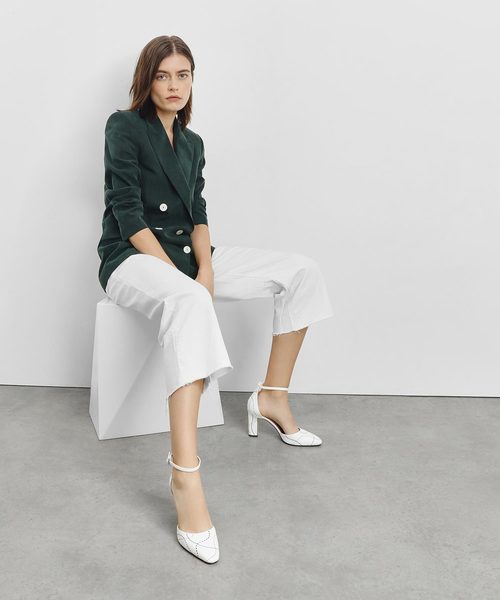 CHARLES & KEITH（チャールズ & キース）の「トラぺードヒール アーモンドトゥパンプス / Tapered Heel Almond Toe Pumps（サンダル・レディース・ホワイト・22.5cm/23cm/23.5cm/24.5cm/25cm）」の3枚目の写真