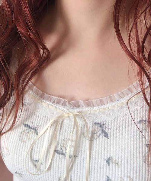 one after another NICE CLAUP（ワンアフターアナザーナイスクラップ）の「【petite by NICE CLAUP】original print thermal camisole（タンクトップ・レディース・オフホワイト/その他/レッド系その他・FREE）」の4枚目の写真