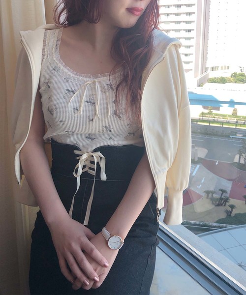 one after another NICE CLAUP（ワンアフターアナザーナイスクラップ）の「【petite by NICE CLAUP】original print thermal camisole（タンクトップ・レディース・オフホワイト/その他/レッド系その他・FREE）」の5枚目の写真