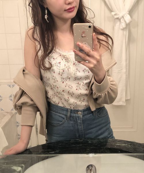 one after another NICE CLAUP（ワンアフターアナザーナイスクラップ）の「【petite by NICE CLAUP】original print thermal camisole（タンクトップ・レディース・オフホワイト/その他/レッド系その他・FREE）」の7枚目の写真