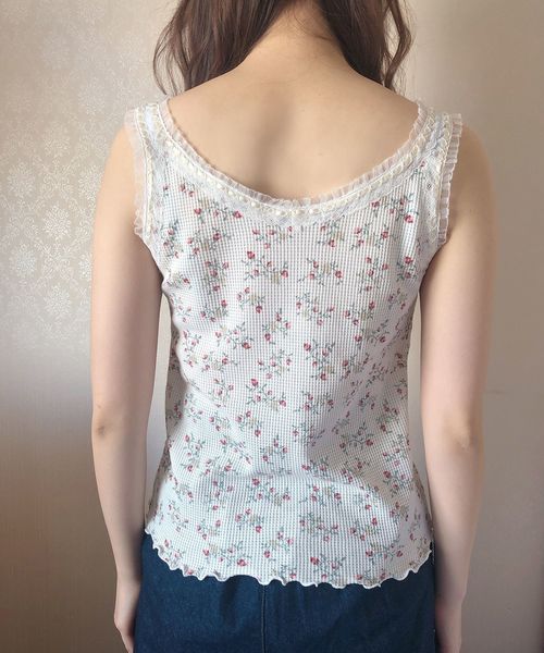 one after another NICE CLAUP（ワンアフターアナザーナイスクラップ）の「【petite by NICE CLAUP】original print thermal camisole（タンクトップ・レディース・オフホワイト/その他/レッド系その他・FREE）」の8枚目の写真