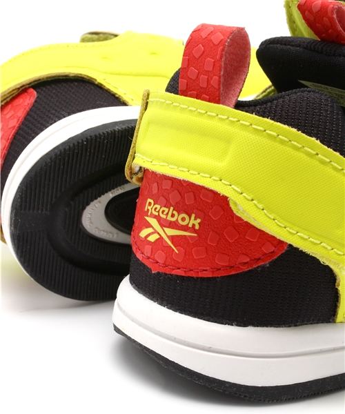 Reebok（リーボック）の「ベビー キッズ リーボック バーサ ポンプフューリー OGカラー V61065 Reebok VERSA PUMP FURY（スニーカー・キッズ・ブラック・13cm/15cm/12cm/16cm/14cm）」の5枚目の写真