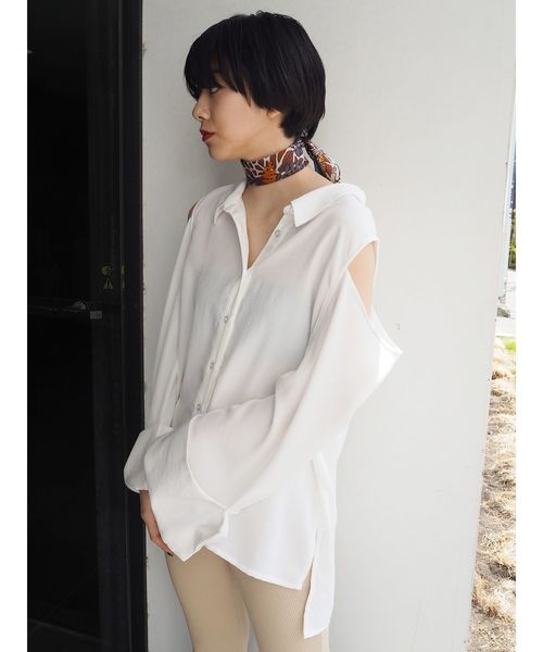 MURUA（ムルーア）の「ショルダーカットシャツ（シャツ/ブラウス 
