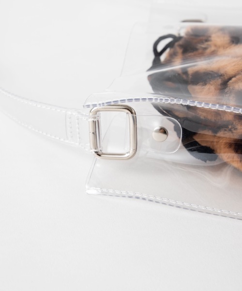 WEGO（ウィゴー）の「WEGO/【2点セット】ファー巾着付きクリアポシェット（ショルダーバッグ・レディース・ホワイト系その他/ブラック・FREE）」の5枚目の写真