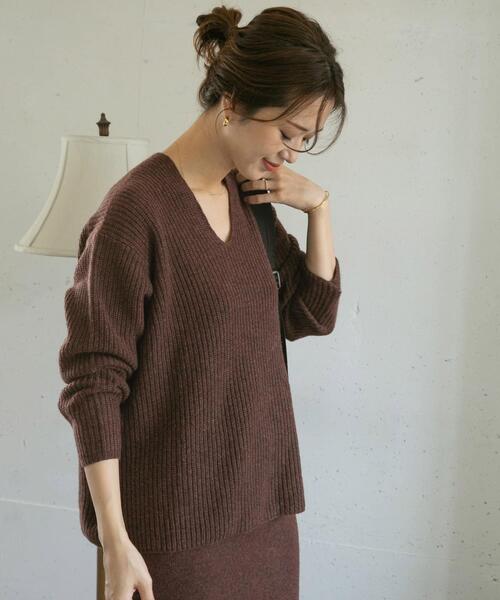 URBAN RESEARCH DOORS（アーバンリサーチドアーズ）の「ハミルトンウール畦Vネックニット∴（ニット/セーター・レディース・ブラウン/グリーン/アイボリー・ONE）」の17枚目の写真