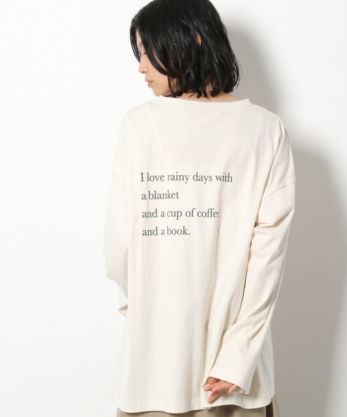 LAKOLE（ラコレ）の「レタリングプリントロングTシャツ / LAKOLE（Tシャツ/カットソー・レディース・スモーク/モカ/ライトブラウン/オフホワイト・SMALL/MEDIUM）」の2枚目の写真