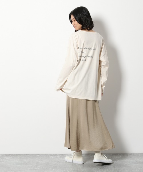 LAKOLE（ラコレ）の「レタリングプリントロングTシャツ / LAKOLE（Tシャツ/カットソー・レディース・スモーク/モカ/ライトブラウン/オフホワイト・SMALL/MEDIUM）」の11枚目の写真