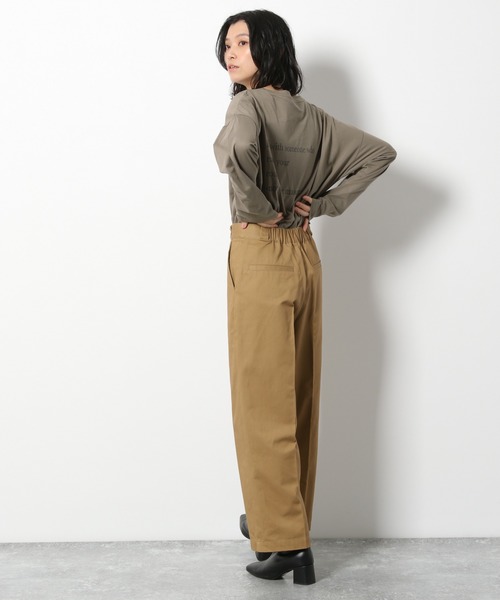 LAKOLE（ラコレ）の「レタリングプリントロングTシャツ / LAKOLE（Tシャツ/カットソー・レディース・スモーク/モカ/ライトブラウン/オフホワイト・SMALL/MEDIUM）」の19枚目の写真