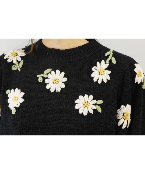 one after another NICE CLAUP（ワンアフターアナザーナイスクラップ）の「フラワー刺繍ニット（ニット/セーター・レディース・ブラック/ベージュ/アイボリー・FREE）」の13枚目の写真