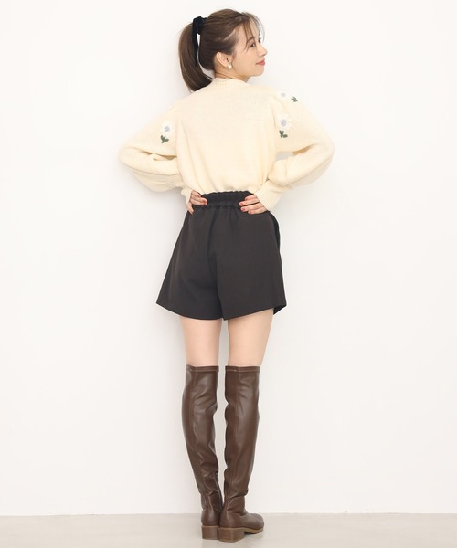 one after another NICE CLAUP（ワンアフターアナザーナイスクラップ）の「フラワー刺繍ニット（ニット/セーター・レディース・ブラック/ベージュ/アイボリー・FREE）」の21枚目の写真