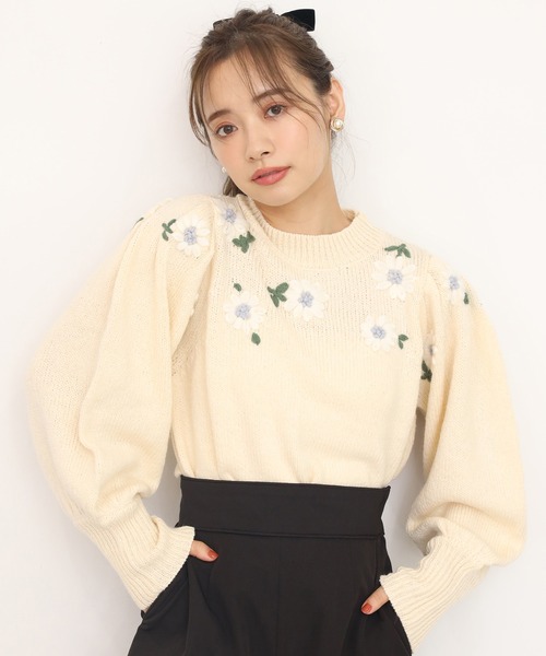 one after another NICE CLAUP（ワンアフターアナザーナイスクラップ）の「フラワー刺繍ニット（ニット/セーター・レディース・ブラック/ベージュ/アイボリー・FREE）」の12枚目の写真