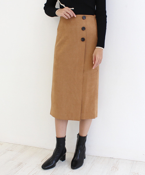 MODE ROBE（モードローブ）の「スウェードボタンスカート（スカート・レディース・ベージュ/カーキ/キャメル/ピンク・S/M）」の4枚目の写真