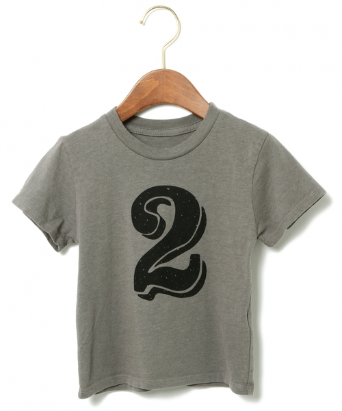 green label relaxing(グリーンレーベルリラクシング)の「「WEB限定」Kira Kids ナンバーTシャツ(グレー)(Tシャツ/カットソー・キッズ・ライトグレー/グレー・2-3Y/4-5Y)」の1枚目の写真