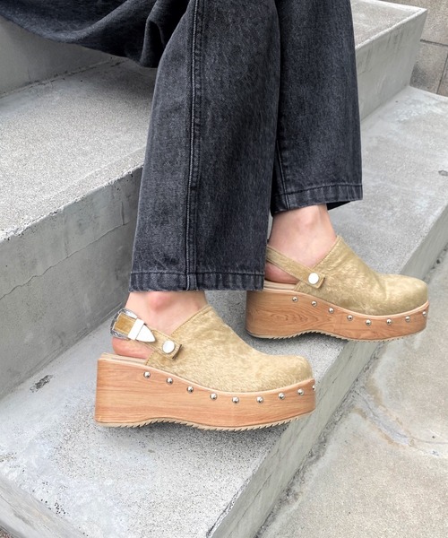 WHO'S WHO gallery（フーズフーギャラリー）の「バックルサボ（サンダル・レディース・ブラック/ベージュ/ライトベージュ/キャメル/サックスブルー・MEDIUM/LARGE）」の21枚目の写真