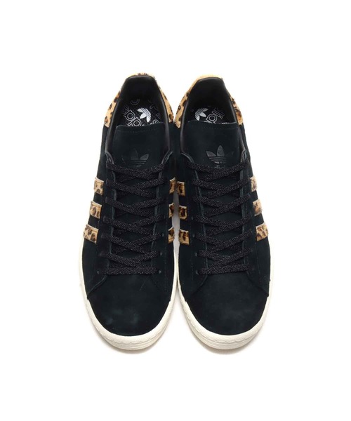 adidas（アディダス）の「adidas CAMPUS 80s / アディダス キャンパス 80s（スニーカー・メンズ・ブラック/ネイビー・25.5cm/23.5cm/25.0cm/28.0cm/26.0cm/23.0cm/26.5cm/24.5cm/22.0cm/27.0cm/22.5cm/24.0cm/28.5cm/27.5cm）」の14枚目の写真