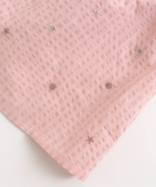 Seraph（セラフ）の「ストライプシェル刺繍オフショルワンピース（ワンピース・キッズ・ブルー/ピンク・80/90/95/100/110/120/130/140）」の4枚目の写真