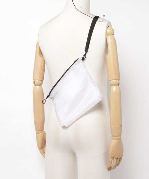 United Athle（ユナイテッドアスレ）の「United Athle/ライトナイロン 2WAY サコッシュ（ボディバッグ/ウエストポーチ・メンズ・ブラック/ホワイト・ONESIZE）」の5枚目の写真