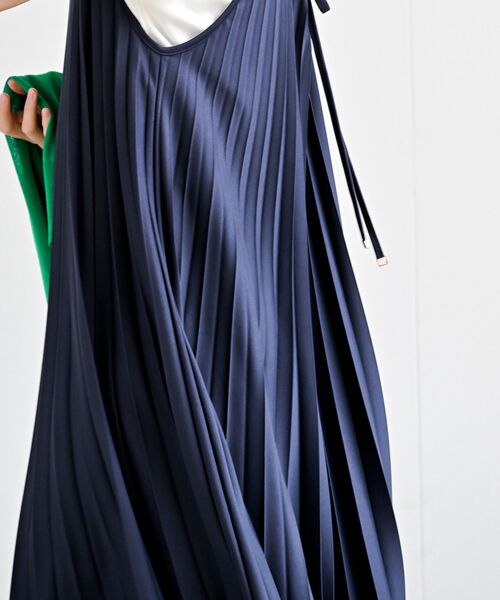 rps（アールピーエス）の「プリーツキャミワンピース（ワンピース・レディース・ブラック/ベージュ/カーキ/モカ/ミント/グレイッシュベージュ/ネイビー/チャコールグレー/ダークグリーン/ブルー・M/フリー）」の19枚目の写真