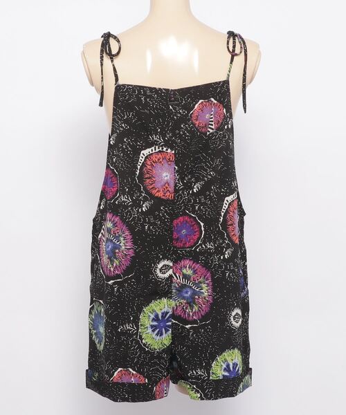 VOLCOM(ボルコム)の「【VOLCOM】CORAL MORPH ROMPER(サロペット/オーバーオール・レディース・マルチ・X-SMALL/SMALL)」の3枚目の写真
