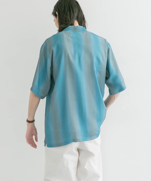 URBAN RESEARCH(アーバンリサーチ)の「COSEI グラデーションプリント ショートスリーブ シャツ(シャツ/ブラウス・メンズ・イエロー/ブルー・2/3)」の3枚目の写真