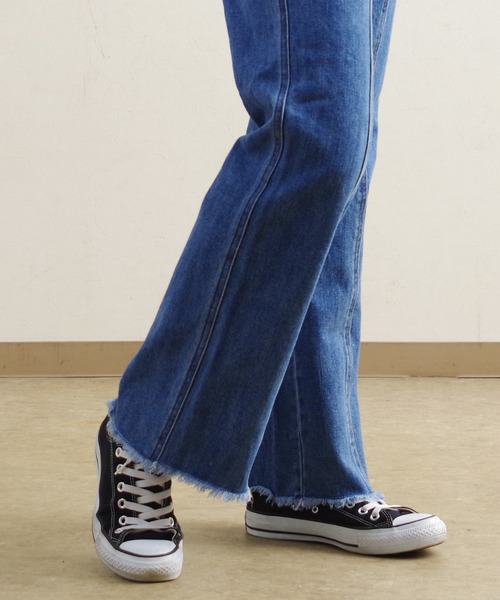 Fizz（フィズ）の「【Fizz/フィズ】　センターシームデニムフレアパンツ（デニムパンツ・レディース・ライトブルー/オフホワイト/ブルー・M）」の7枚目の写真