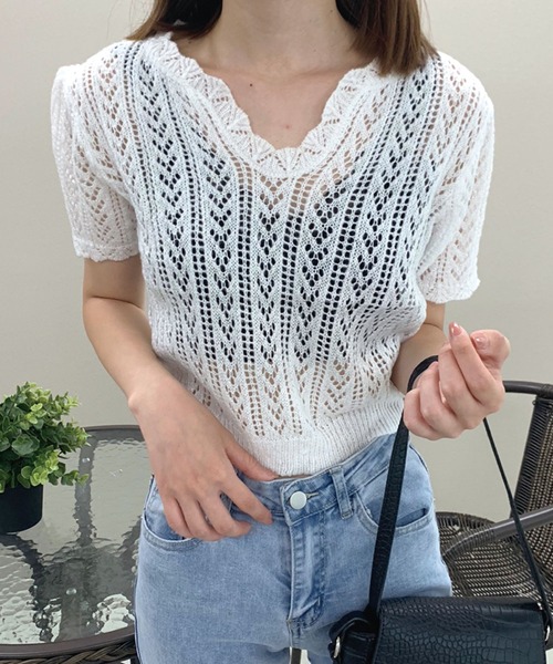 Twinkle;pm（トゥインクルピーエム）の「Vネックカギ編みニット半袖TOPS（ニット/セーター・レディース・ピンク/オフホワイト/ホワイト/ブラック/グリーン・FREE）」の2枚目の写真
