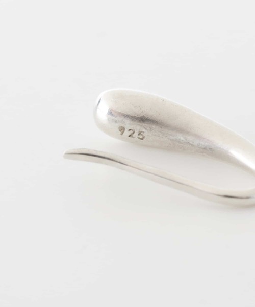 SMELLY（スメリー）の「silver925フックピアス（ピアス（両耳用）・レディース・ゴールド/シルバー・-）」の14枚目の写真