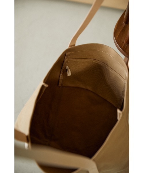 BLACK BY MOUSSY（ブラックバイマウジー）の「【WEB限定】long shoulder tote bag（ロングショルダートートバッグ）（トートバッグ・レディース・ベージュ/ブラウン・FREE）」の12枚目の写真