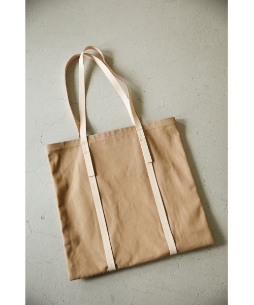 BLACK BY MOUSSY（ブラックバイマウジー）の「【WEB限定】long shoulder tote bag（ロングショルダートートバッグ）（トートバッグ・レディース・ベージュ/ブラウン・FREE）」の11枚目の写真