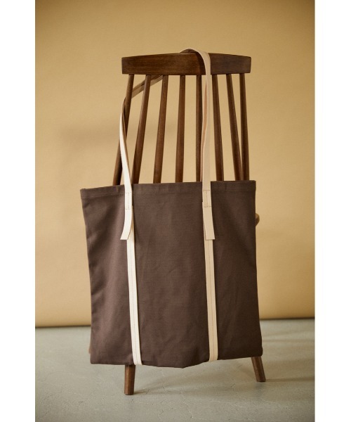 BLACK BY MOUSSY（ブラックバイマウジー）の「【WEB限定】long shoulder tote bag（ロングショルダートートバッグ）（トートバッグ・レディース・ベージュ/ブラウン・FREE）」の17枚目の写真